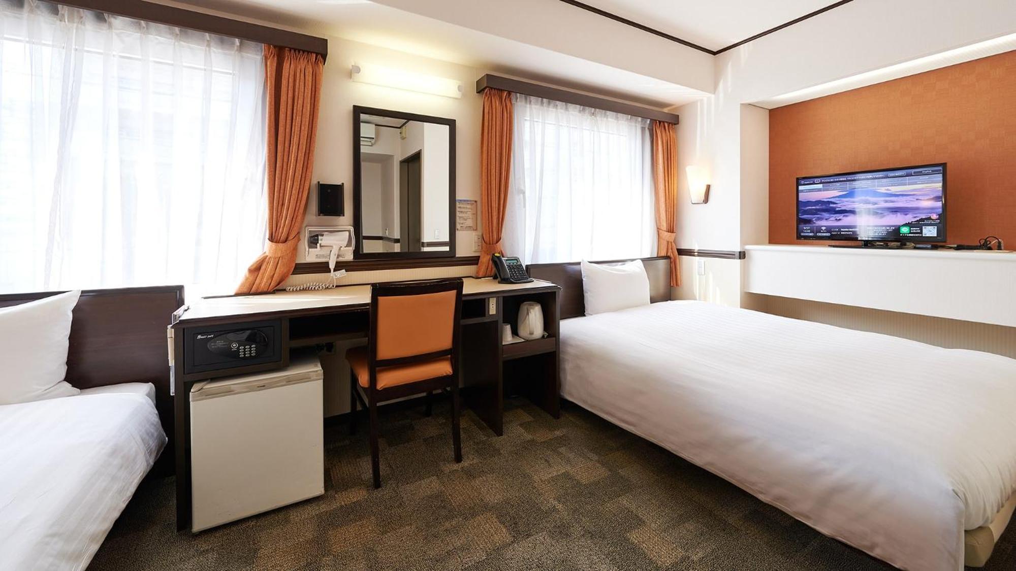 Toyoko Inn Fukuyama-Eki Shinkansen Minami-Guchi Rum bild