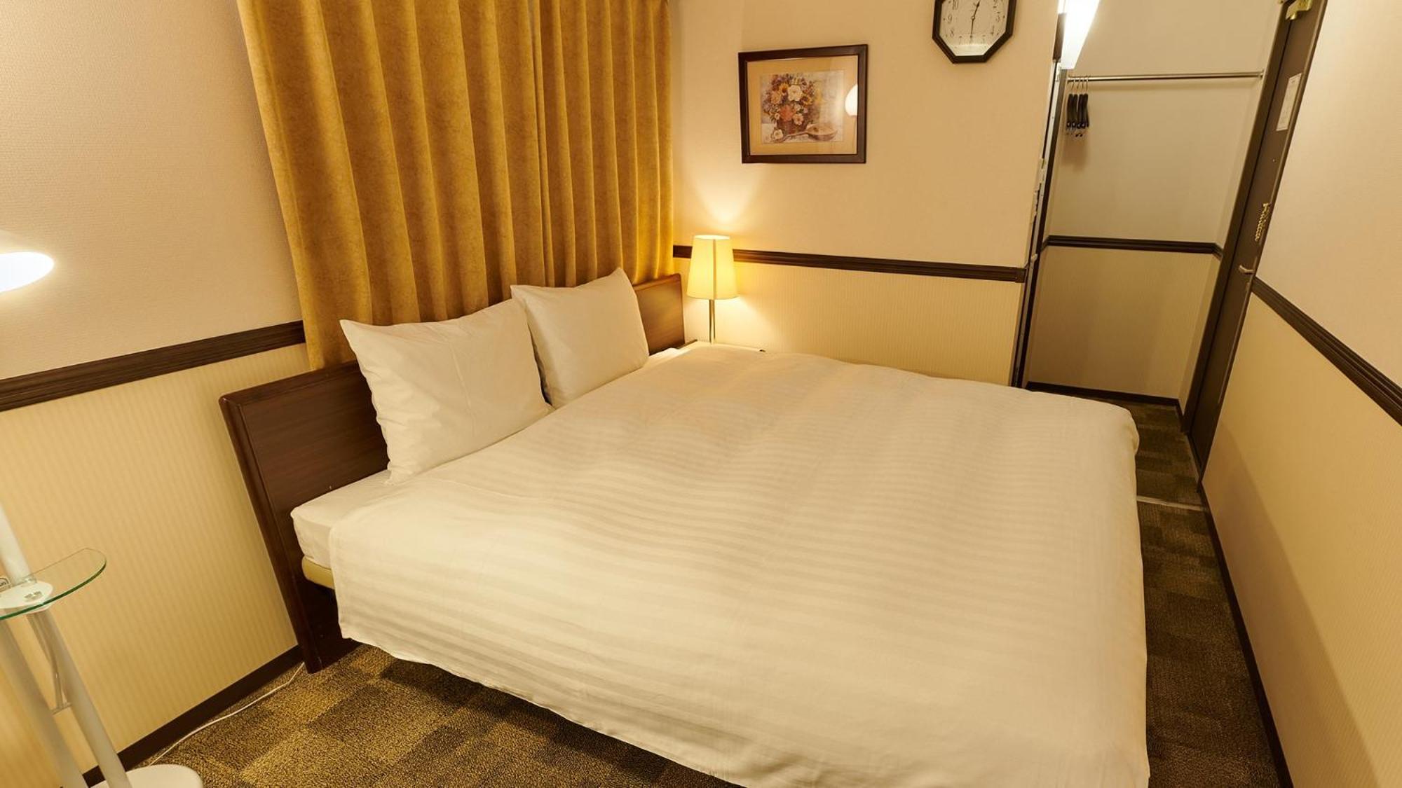 Toyoko Inn Fukuyama-Eki Shinkansen Minami-Guchi Rum bild